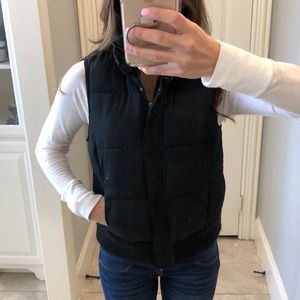 Black puffer vest medium